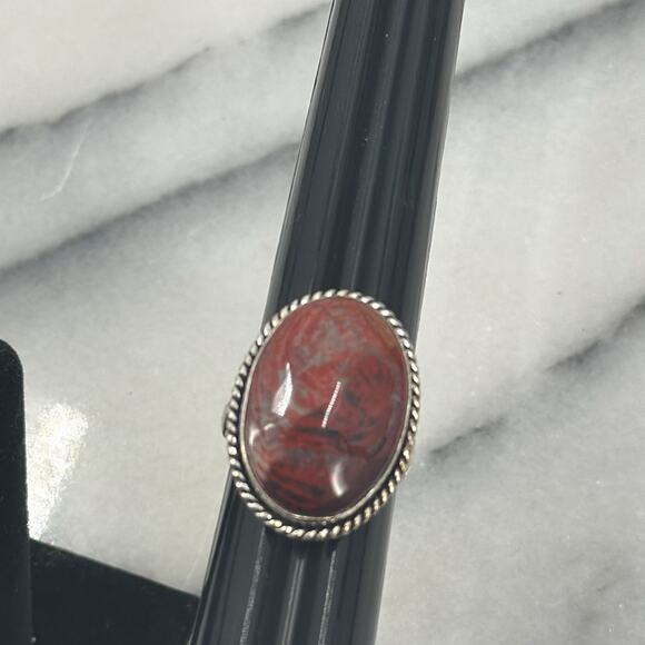 Sterling silver Brecciated Jasper large oval adjustable ring - Picture 4 of 4